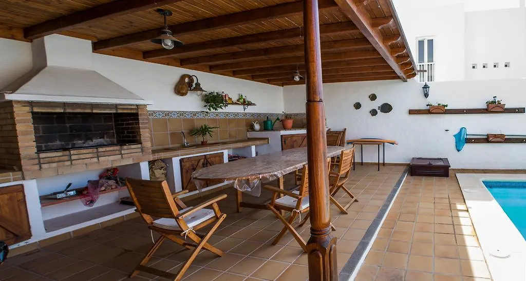 Villa Rosales Tahiche 0*,